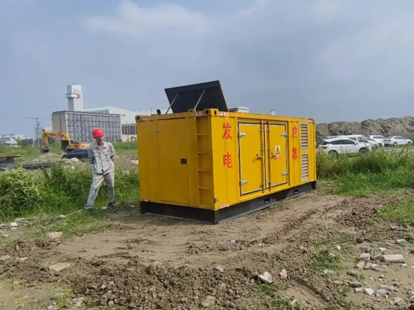 南澳如何判断柴油发电机组的电瓶是否处于充满电状态？